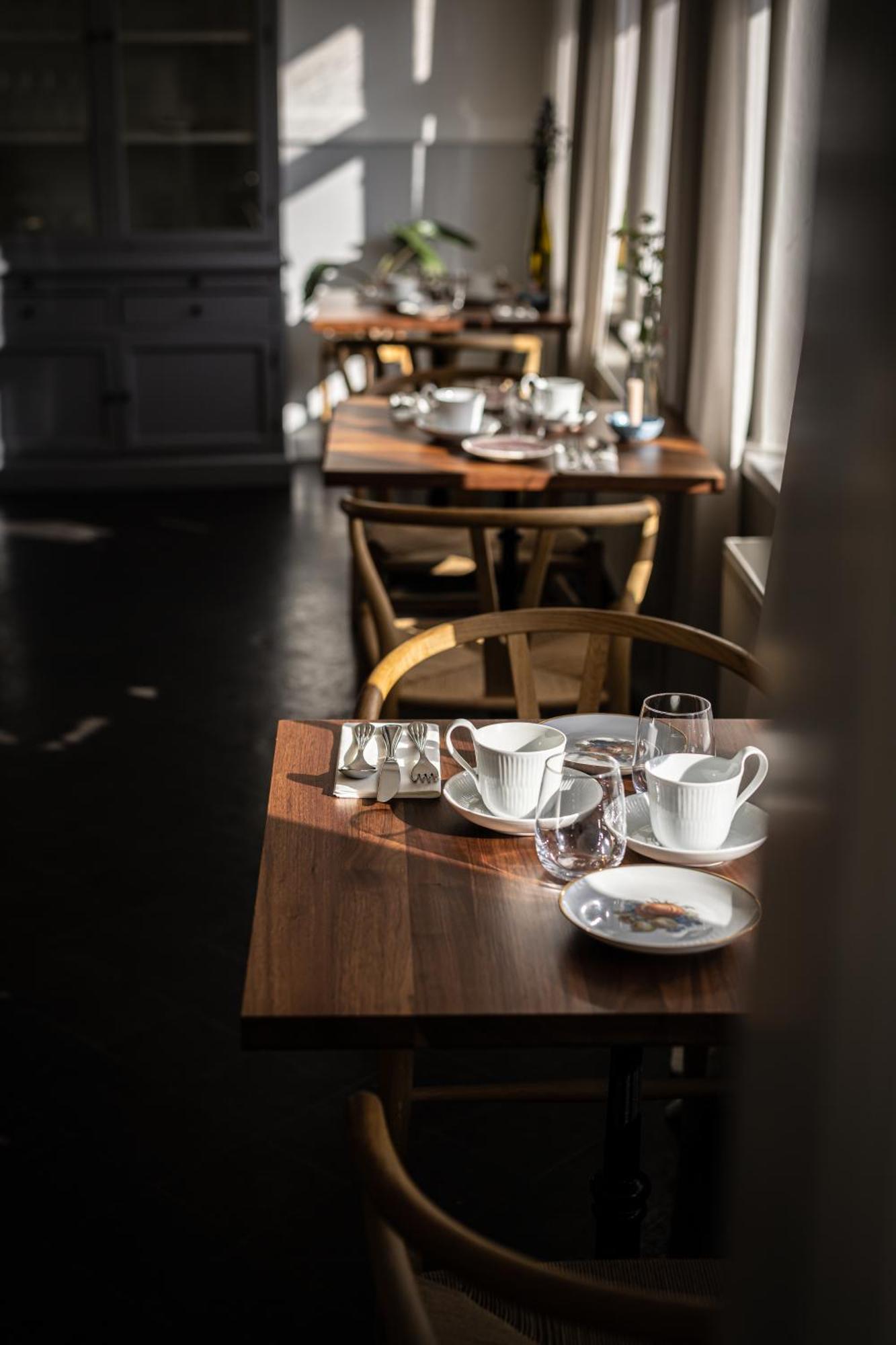 Arnfeldt Hotel Эрёскёбинг Экстерьер фото