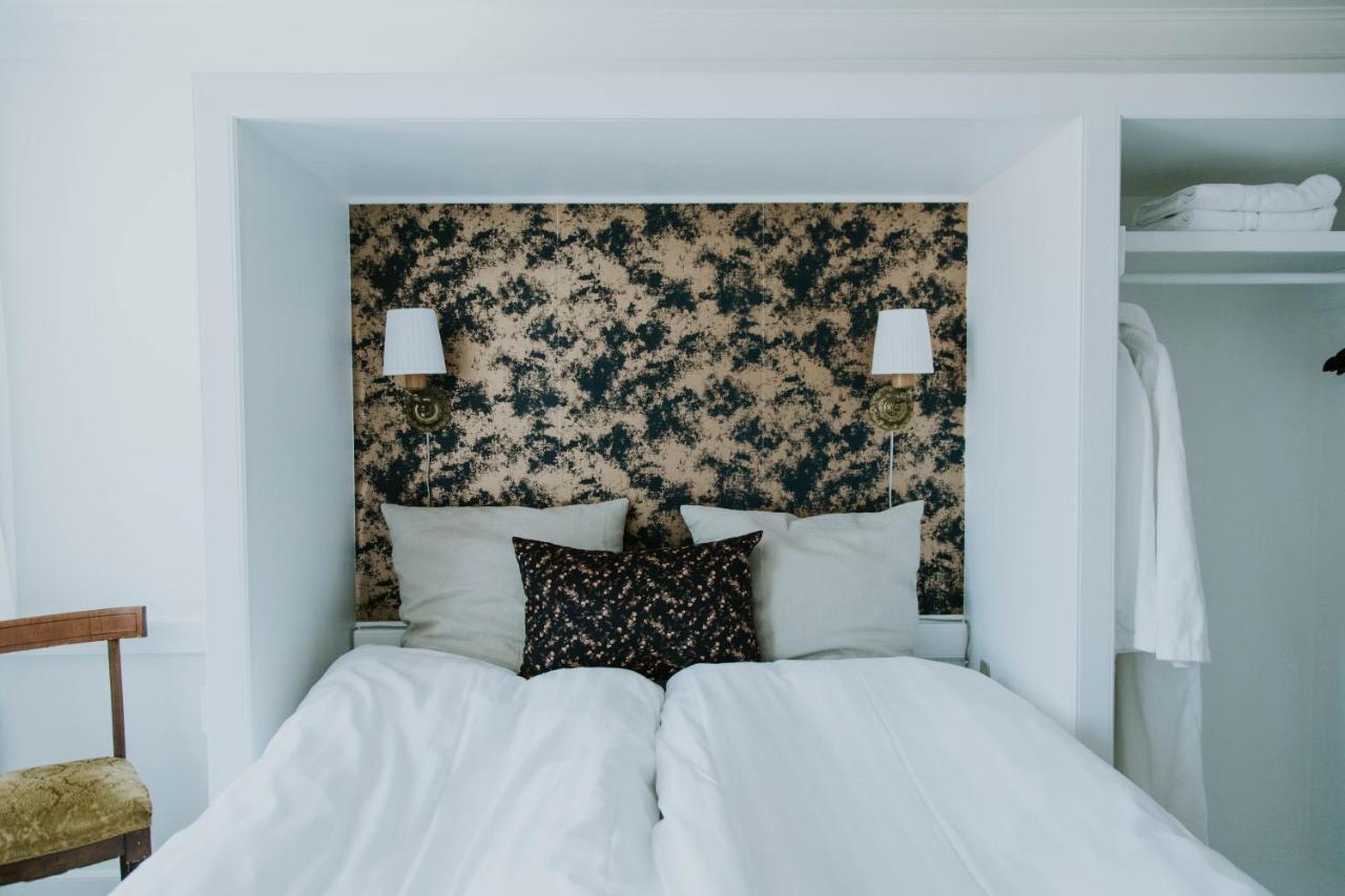 Arnfeldt Hotel Эрёскёбинг Экстерьер фото